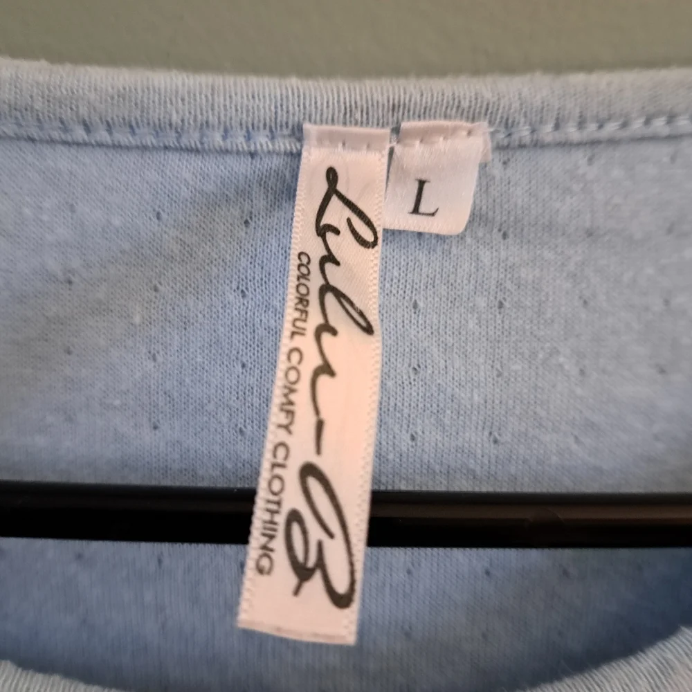 Color block top. - Picture 4 of 4